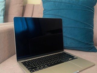 macbook-air-m2-starlight