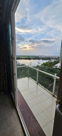 grand-duplex-apartment-with-3-balconies-and-beautiful-skyline-views-big-2