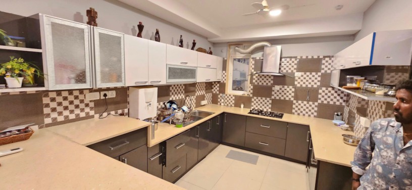 grand-duplex-apartment-with-3-balconies-and-beautiful-skyline-views-big-3