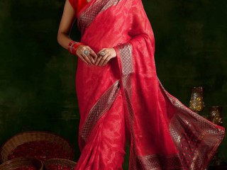 shop-the-latest-karwa-chauth-sarees-at-libas